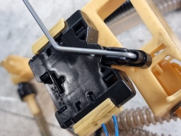 Датчик уровня топлива OE 6763888 BMW E90 2.0d 120kW 07r