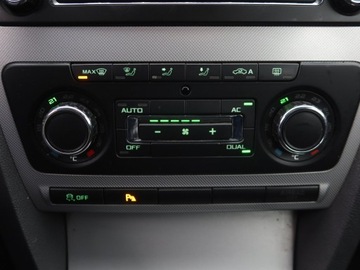 Skoda Octavia II Hatchback Facelifting 1.8 TSI 160KM 2012 Skoda Octavia 1.8 TSI, Salon Polska, Klima, zdjęcie 12