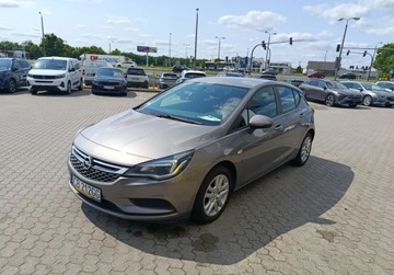 Opel Astra J GTC 1.6 CDTI Ecotec 110KM 2017 Opel Astra 1,6 110KM Salon Polska 1.6 Diesel 110KM