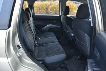 Mitsubishi Outlander II 2.0 DID DOHC 140KM 2007 Mitsubishi Outlander AWD 2.0DiD 140KM Manual 2007r, zdjęcie 11