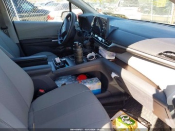 Toyota Sienna III 2023 Toyota Sienna Le 2023 2.5 Hybryda 189KM, zdjęcie 9