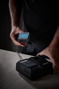 Быстрое зарядное устройство Erbauer 18V EFC18-LI