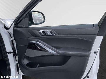 BMW X6 G06 SUV Facelifting 3.0 30d 298KM 2025 BMW X6 BMW X6 3.0 Diesel 299KM, zdjęcie 9