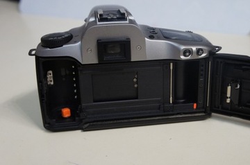 Камера CANON EOS 3000 N + объектив CANON 28–80 мм
