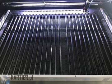 CO2 ЛАЗЕРНЫЙ ПЛОТТЕР, 160х100, 150-180Вт, CW-5200