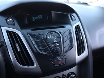 Ford Focus III Hatchback 5d facelifting 1.6 TDCi 115KM 2014 Ford Focus 1.6 TDCi, Salon Polska, Serwis ASO, zdjęcie 11