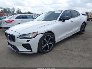 Volvo S60 III 2024 Volvo S60 B5 Core Dark Theme 2024 2.0L 2.0 Benzyna 247KM, zdjęcie 1