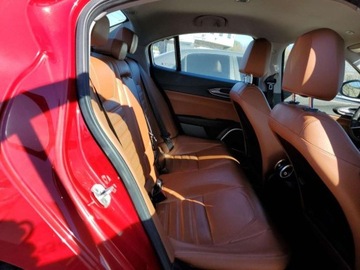 Alfa Romeo Giulia II Sedan 2.0 TBi 280KM 2017 Alfa Romeo Giulia Ti Q4 2017 2.0l 2.0 Benzyna 280KM, zdjęcie 10