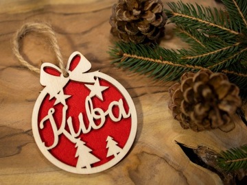 Деревянная безделушка с именем для ёлки.