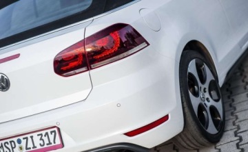 Volkswagen Golf VI Cabriolet 2.0 TSI GTI 210KM 2013 Volkswagen Golf Volkswagen Golf Cabrio GTI 2.0 Benzyna 210KM, zdjęcie 35