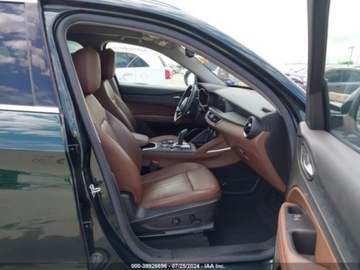 Alfa Romeo Stelvio 2021 Alfa Romeo Stelvio 2021 Alfa Romeo Stelvio RWD 2.0 Benzyna 280KM, zdjęcie 4