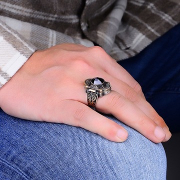 Luxury 925K Sterling Silver Men's Ring with Onyx & Secret Box