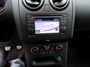 Nissan Qashqai I Crossover Facelifting  1.6 117KM 2013 Nissan Qashqai KAMERA 360 NAVI SOLARDACH 2013R, zdjęcie 19