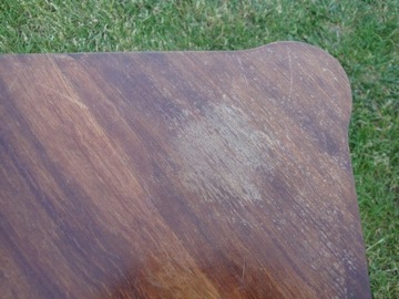 МАЛЕНЬКИЙ СТОЛ