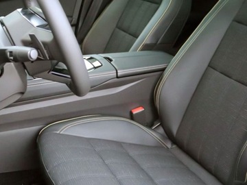 Renault Austral 2023 Renault Austral Iconic aut 1.3 TCe mHEV 160KM / Dach panoramiczny, zdjęcie 4