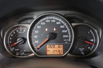 Toyota Yaris III Hatchback 5d Facelifting 1.0 VVT-i 69KM 2015 Toyota Yaris 1.0 Active EU6 Benzyna 69KM, zdjęcie 31