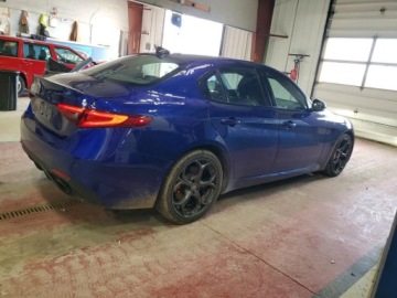 Alfa Romeo Giulia II Sedan Facelifting 2.0 Turbo 280KM 2020 Alfa Romeo Giulia Ti 2020 2.0 Benzyna 280KM, zdjęcie 3