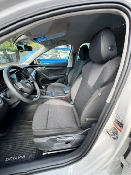 Skoda Octavia IV Liftback 1.5 TSI EVO 150KM 2024 Skoda Octavia IV 2024 1.5 TSI 150KM, zdjęcie 7