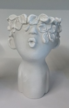 Вазон Дзюбек, H-26см, цвет алебастра