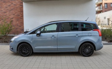 Peugeot 5008 I Minivan 1.6 THP 156KM 2009 Peugeot 5008 7-osobowy Bezwypadkowy Panorama 1.6 Benzyna 156KM, zdjęcie 1