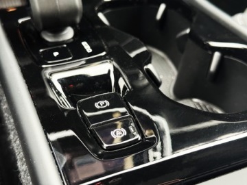 Volvo XC40 Crossover Facelifting 2.0 B4 197KM 2025 Volvo XC 40 B4 B Plus Black Edition | Harman Kardo, zdjęcie 19