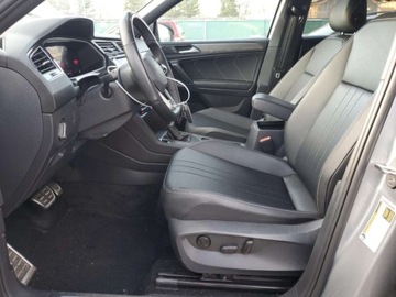 Volkswagen Tiguan II 2023 Volkswagen Tiguan Se R-Line Black, 2023r., 2.0L 2.0 Benzyna 184KM, zdjęcie 7