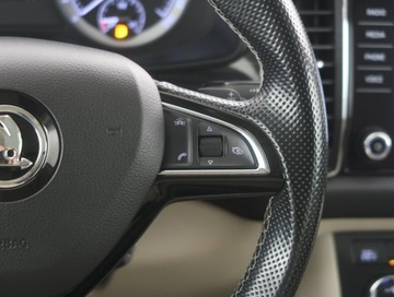 Skoda Kodiaq I SUV 2.0 TSI 180KM 2017 Skoda Kodiaq 2.0 TSI, Salon Polska, Serwis ASO, zdjęcie 16