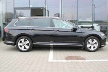 Volkswagen Passat B8 Variant Facelifting 2.0 TDI SCR 200KM 2022 Volkswagen Passat EXECUTIVE 4WD, zdjęcie 3