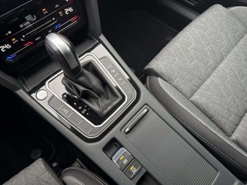 Volkswagen Passat B8 Variant Facelifting 1.5 TSI EVO 150KM 2023 Volkswagen Passat reflektory LED kamera nawigacja tempomat aktywny FV, zdjęcie 21
