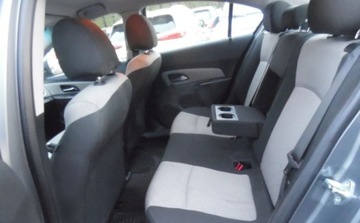 Chevrolet Cruze Sedan 1.8 16V DOHC 141KM 2013 Chevrolet Cruze 2013r, Salonowy, 1.8 BenzynaLPG. Lekko uszkodzony prawy ty, zdjęcie 8