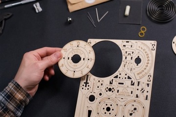 Пазл UGEARS Двигатель Часы 3D