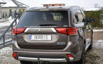 Mitsubishi Outlander III 2017 Mitsubishi Outlander Mitsubishi Outlander 2.0 4WD Top 2.0 Hybryda Plug-in, zdjęcie 13