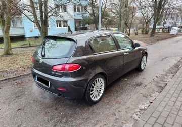 Alfa Romeo 147 Hatchback 1.6 i 16V T.Spark 120KM 2006 Alfa Romeo 147 Alfa Romeo 147 1,6 benzyna Zamiana, zdjęcie 16