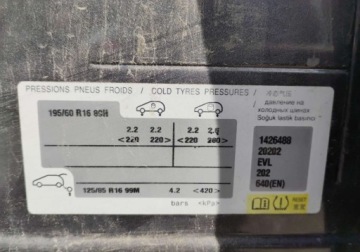 Peugeot 2008 I SUV Facelifting 1.6 BlueHDi 120KM 2016 Peugeot 2008 122016r, 1.6 HDI. Uszkodzony przod 1.6 Diesel 120KM, zdjęcie 15