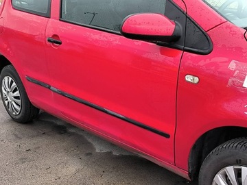 DVEŘE PRAVÉ PŘEDNÍ LY3D VOLKSWAGEN FOX I