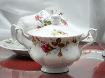 003 ВАЗА 2500 РОЗА ИВОНА ХОДЗЕЖСКИЙ ФАРФОР