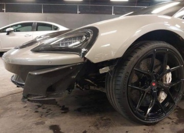  McLaren 570S Coupe 2018, 3.8L, od ubezpieczalni, zdjęcie 4