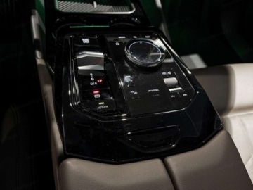 BMW Seria 5 G90-91 2025 BMW Seria 5 540d xDrive Sport Sedan 3.0 (303KM) 2025, zdjęcie 10