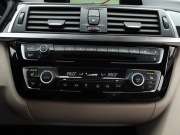 BMW Seria 3 F30-F31-F34 Limuzyna Facelifting 2.0 318d 150KM 2015 BMW 3 318 d, Salon Polska, Automat, Skóra, Navi, zdjęcie 12