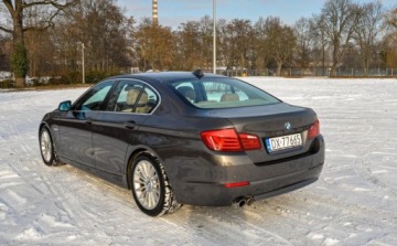 BMW Seria 5 F10-F11 Limuzyna 530d 245KM 2010 BMW Seria 5 3,0d (245KM) Automat Skory 3.0 Diesel 245KM, zdjęcie 2