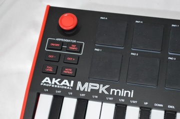 Клавиатура управления Akai MPK Mini MK3