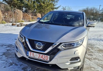 Nissan Qashqai II Crossover 1.6 DIG-T 163KM 2017 Nissan Qashqai Nissan Qashqai 1.6 DIG-T N-Connecta 1.6 Benzyna 163KM, zdjęcie 2