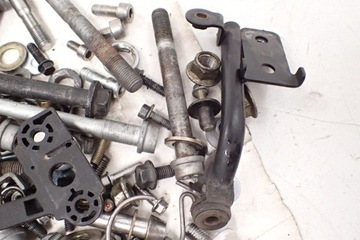 Triumph Speed ​​Triple 1050 05-10 Болты сняты