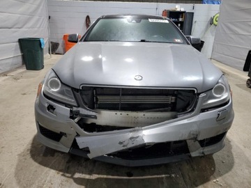 Mercedes Klasa C W205 2014 Mercedes-Benz Klasa C 63 AMG 2014 6.2l 6.2 Benzyna 451KM, zdjęcie 5