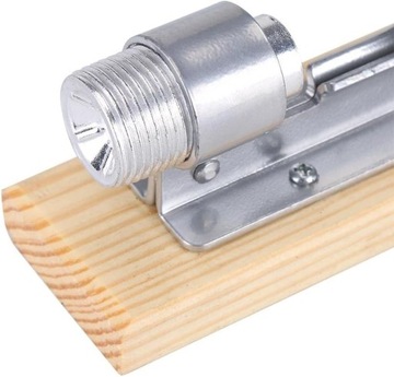 ЩЕЛКУНЧИК И Т.Д. НА ПРОТИВОСКОЛЬЗЯЩЕЙ ПОДСТАВКЕ, ПРОЧНАЯ СТАЛЬ.