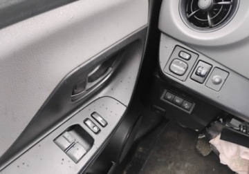 Toyota Yaris III Hatchback 5d Facelifting 2017 1.5 Dual VVT-iE 111KM 2018 Toyota Yaris 2018r, 1.5 Benzyna. Uszkodzony przod. 1.5 Benzyna 112KM, zdjęcie 9