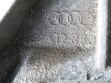 Audi A4 B6 B7 Опора верхнего поперечного рычага, опора переднего амортизатора 8E0412383