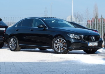 Mercedes Klasa E W213 Limuzyna Plug-in Facelifting 2.0 300e 320KM 2020 Mercedes E300e 320 koni Sedan Burmester Szyber Webasto Kamera Avantgarde, zdjęcie 34