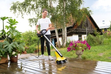Аккумуляторная щетка для чистки тротуарной плитки и террас Karcher PCL 3-18