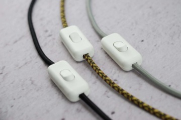 Белый проходной выключатель для лофт-светильника DIY